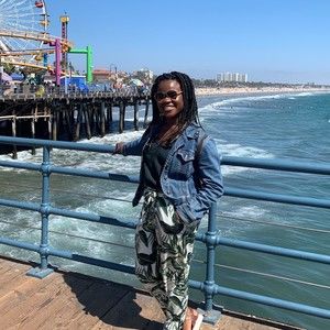 Meet your Posher, Elizabeth